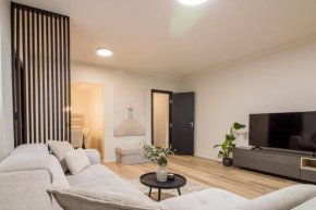 Old Town Deluxe Apartment